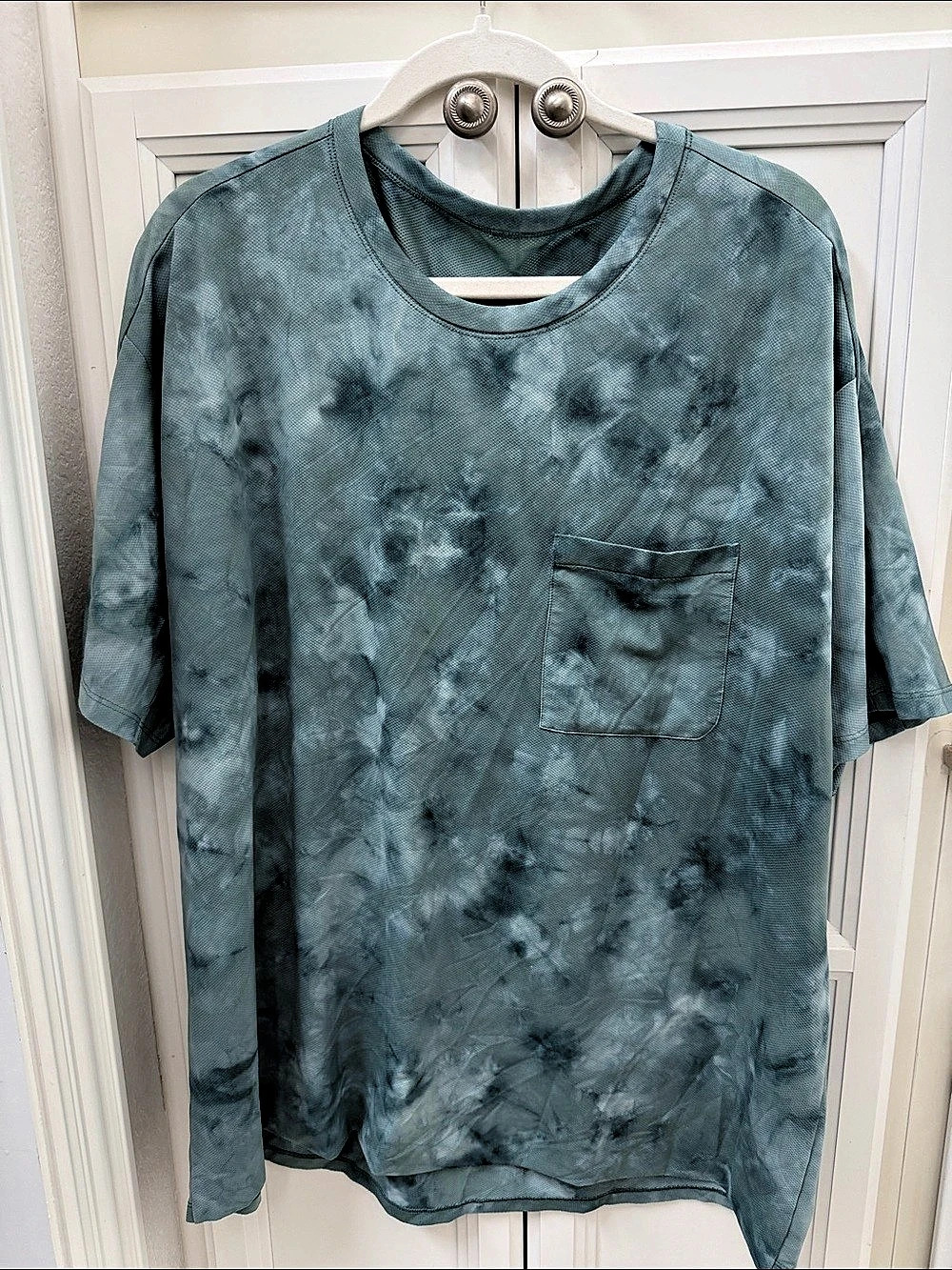 lululemon Men’s Airflow Tie Dye Short Sleeve Pocket Tee in Blue
